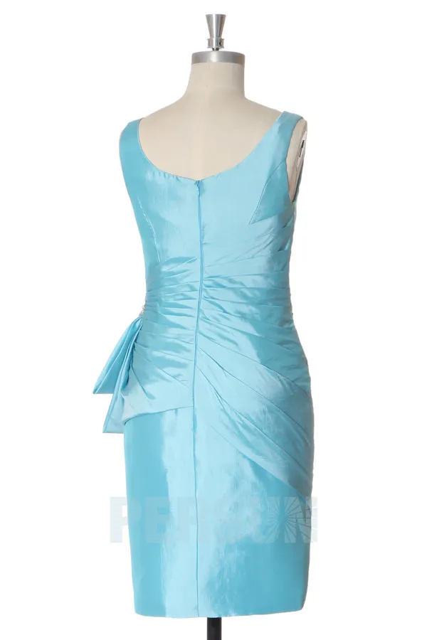 Tailleur turquoise courte fourreau encolure carrée en taffetas
