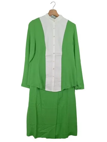 Tailleur vert-blanc style décontracté